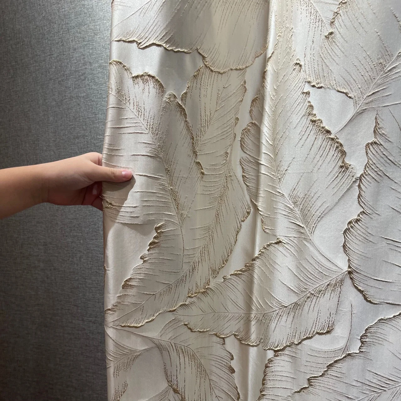 New High-precision Embossed Gold Thread Jacquard Beige Shading High-quality Customization Curtain for Living Dining Room Bedroom
New High-precision Embossed Gold Thread Jacquard Beige Shading High-quality Customization Curtain for Living Dining Room Bedroom