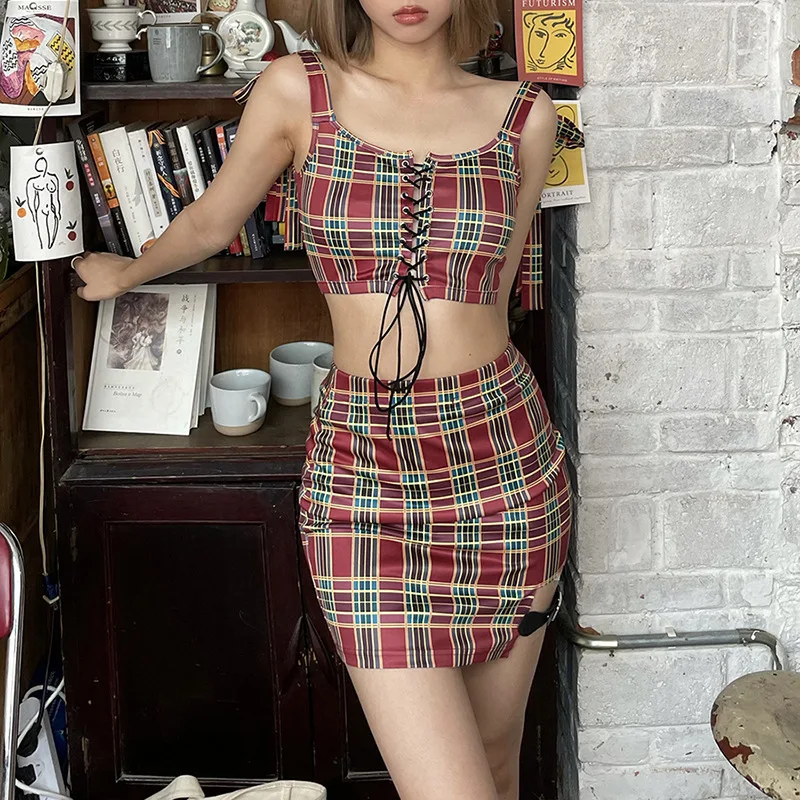 Sleeveless Short Women Dress Sets Fashion Bodycon Crop Backless Sexy Y2k Vest Tops Vintage Grid Print Suit Front Lace new Design
Sleeveless Short Women Dress Sets Fashion Bodycon Crop Backless Sexy Y2k Vest Tops Vintage Grid Print Suit Front Lace new Design