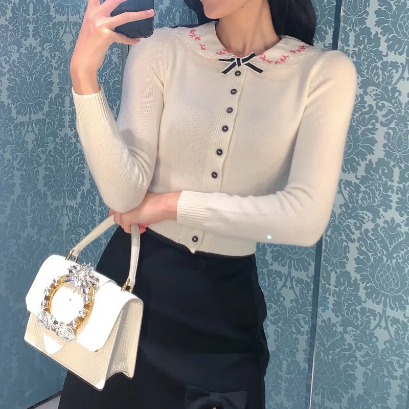 Korean Fashion Embroidery Collar White/black Cardigan Women 2021 Spring Autumn Elegant Bow Knitted Sweaters Mujer
Korean Fashion Embroidery Collar White/black Cardigan Women 2021 Spring Autumn Elegant Bow Knitted Sweaters Mujer