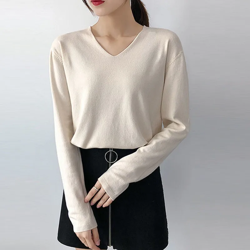 2020 Solid Casual Women Basic Knitted Sweater Autumn Sexy V Neck Pullover Tops Elegant Winter Warm Long Sleeve Pullover.
2020 Solid Casual Women Basic Knitted Sweater Autumn Sexy V Neck Pullover Tops Elegant Winter Warm Long Sleeve Pullover.