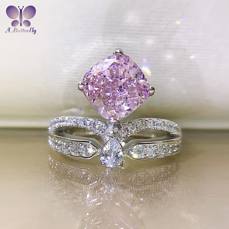 925 Sterling Silver Inlaid With Cushion Cut 8*8 Pink High Carbon Diamond Female Ring Crown Design Party Fine Jewelry
925 Sterling Silver Inlaid With Cushion Cut 8*8 Pink High Carbon Diamond Female Ring Crown Design Party Fine Jewelry