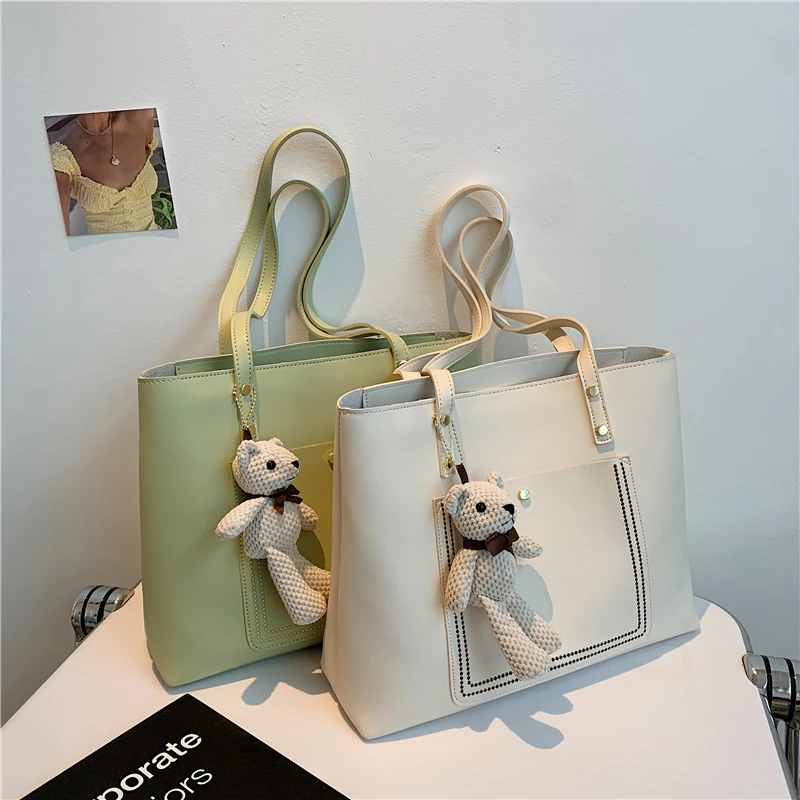 Новинка лета 2021, женские сумки, композитная сумка, сумка из искусственной кожи, женская большая сумка-тоут через плечо с подвеской в виде мед...
Новинка лета 2021, женские сумки, композитная сумка, сумка из искусственной кожи, женская большая сумка-тоут через плечо с подвеской в виде мед...