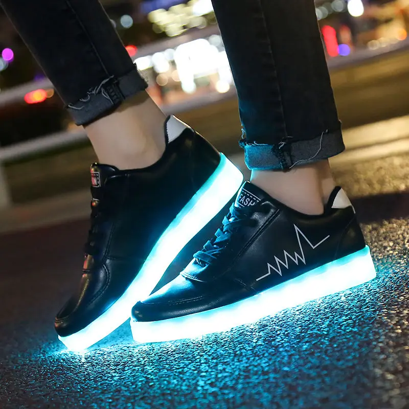 2021 summer Korean Guibu shoes men's and women's couples luminous shoes waterproof charging eleven color lighting shoes
2021 summer Korean Guibu shoes men's and women's couples luminous shoes waterproof charging eleven color lighting shoes