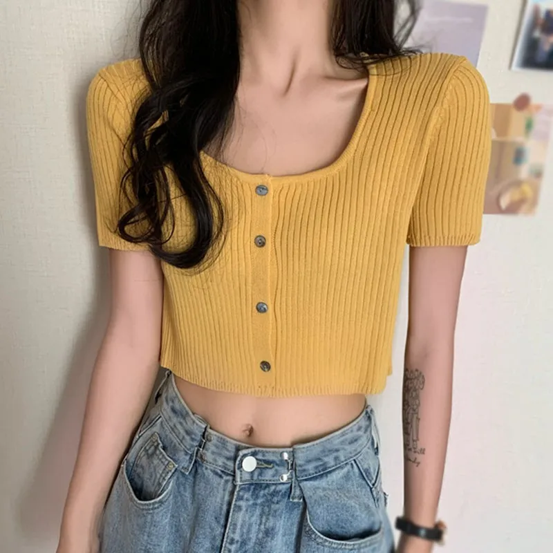 Women's Fashion Square Collar T-shirt Button Section Knitted Short-sleeved Tops Cardigan
Women's Fashion Square Collar T-shirt Button Section Knitted Short-sleeved Tops Cardigan