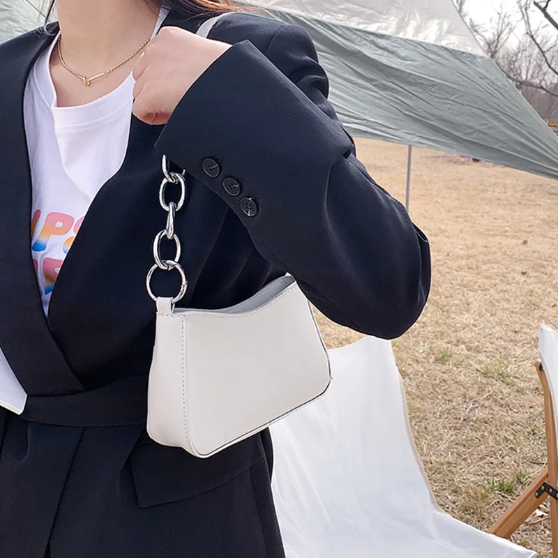 2021 new spring retro solid color small square bag Korean casual shoulder bag texture fashion messenger bag
2021 new spring retro solid color small square bag Korean casual shoulder bag texture fashion messenger bag