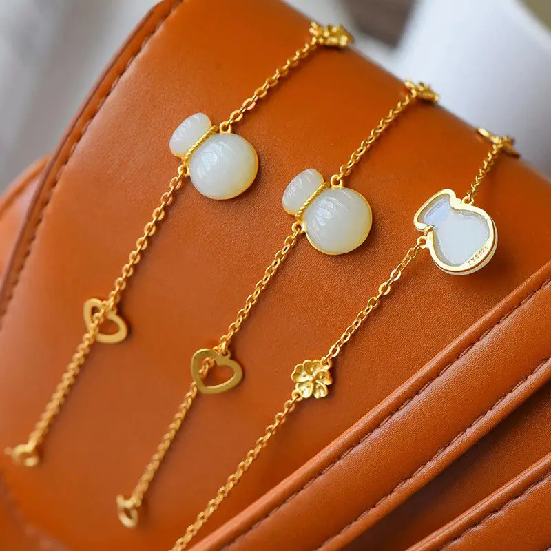 Natural Hetian Jade Bracelet S925 Sterling Silver Vintage Bracelet Purse Bracelet Jade Jade Pendant Chinese Style Hand Jewelry
Natural Hetian Jade Bracelet S925 Sterling Silver Vintage Bracelet Purse Bracelet Jade Jade Pendant Chinese Style Hand Jewelry