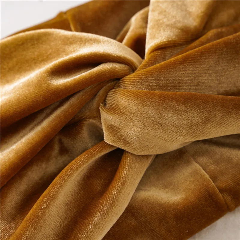 2021 New Golden Velvet Cross Elastic Hair Band Headband Soft Super Wide Stretch Head Wrap Women Autumn Winter Hair Accessories 
2021 New Golden Velvet Cross Elastic Hair Band Headband Soft Super Wide Stretch Head Wrap Women Autumn Winter Hair Accessories