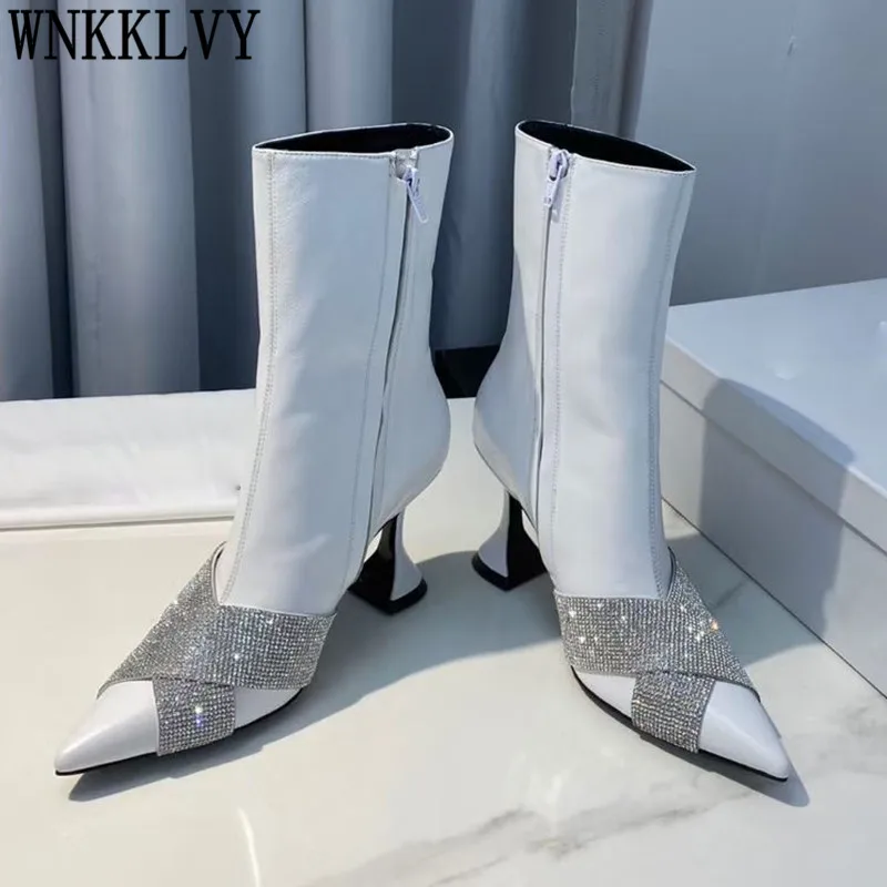 Runway Pointed Toe Chelsea Boots Women Real Leather Cross Crystal Design Cup High Heel Shoes Sexy Autumn Winter Short Boots 2021
Runway Pointed Toe Chelsea Boots Women Real Leather Cross Crystal Design Cup High Heel Shoes Sexy Autumn Winter Short Boots 2021