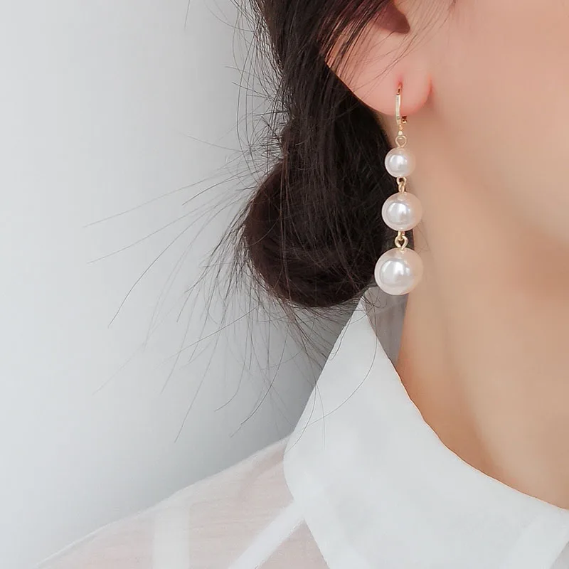 Trendy Elegant Created Big Simulated Pearl Long Earrings Pearls String Statement Drop Earrings for Women Wedding Party Gift
Trendy Elegant Created Big Simulated Pearl Long Earrings Pearls String Statement Drop Earrings for Women Wedding Party Gift