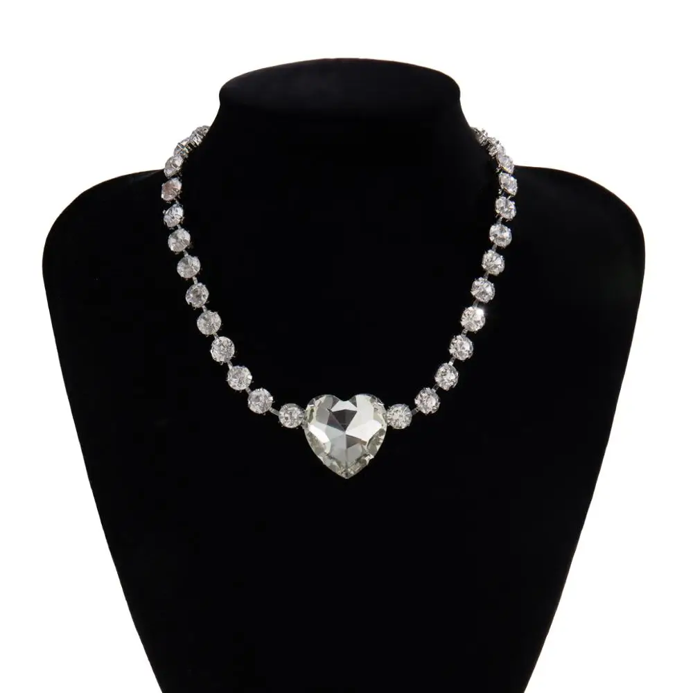 SHIXIN Full Rhinestones Short Choker Necklace for Women Love Heart Pendants Crystal Necklaces Wedding Neck Colar Jewelry Collier
SHIXIN Full Rhinestones Short Choker Necklace for Women Love Heart Pendants Crystal Necklaces Wedding Neck Colar Jewelry Collier