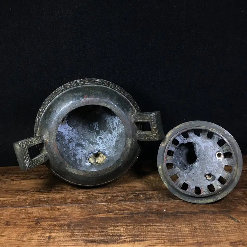 Wedding 10" Tibet Buddhism Temple Old bronze Lion statue Poodle Incense Burner Unicorn statue Tripartite incense burner
Wedding 10" Tibet Buddhism Temple Old bronze Lion statue Poodle Incense Burner Unicorn statue Tripartite incense burner