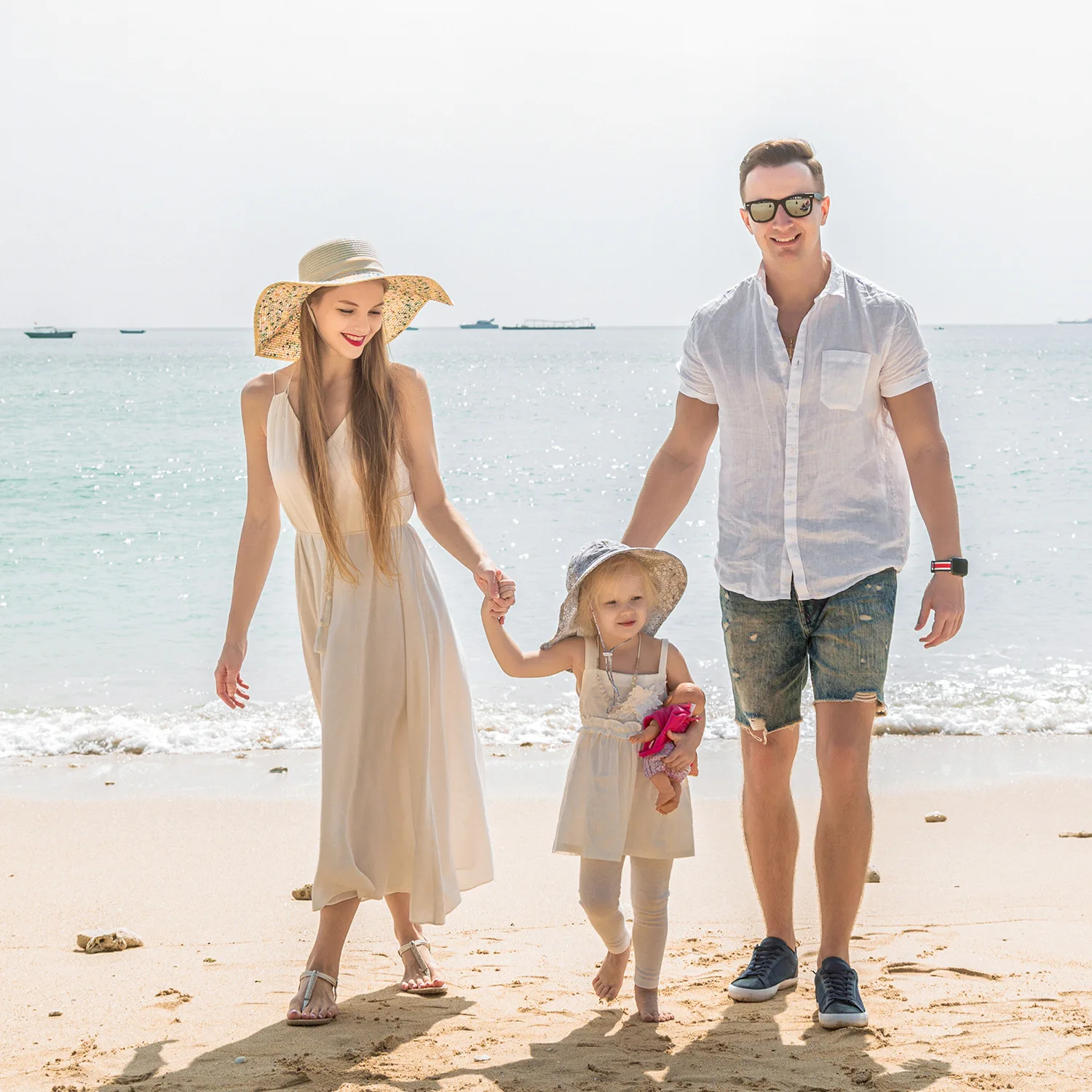 2021 new spring and summer bowknot sunscreen baby hat beach baby sun hat, breathable parent-child straw hat
2021 new spring and summer bowknot sunscreen baby hat beach baby sun hat, breathable parent-child straw hat