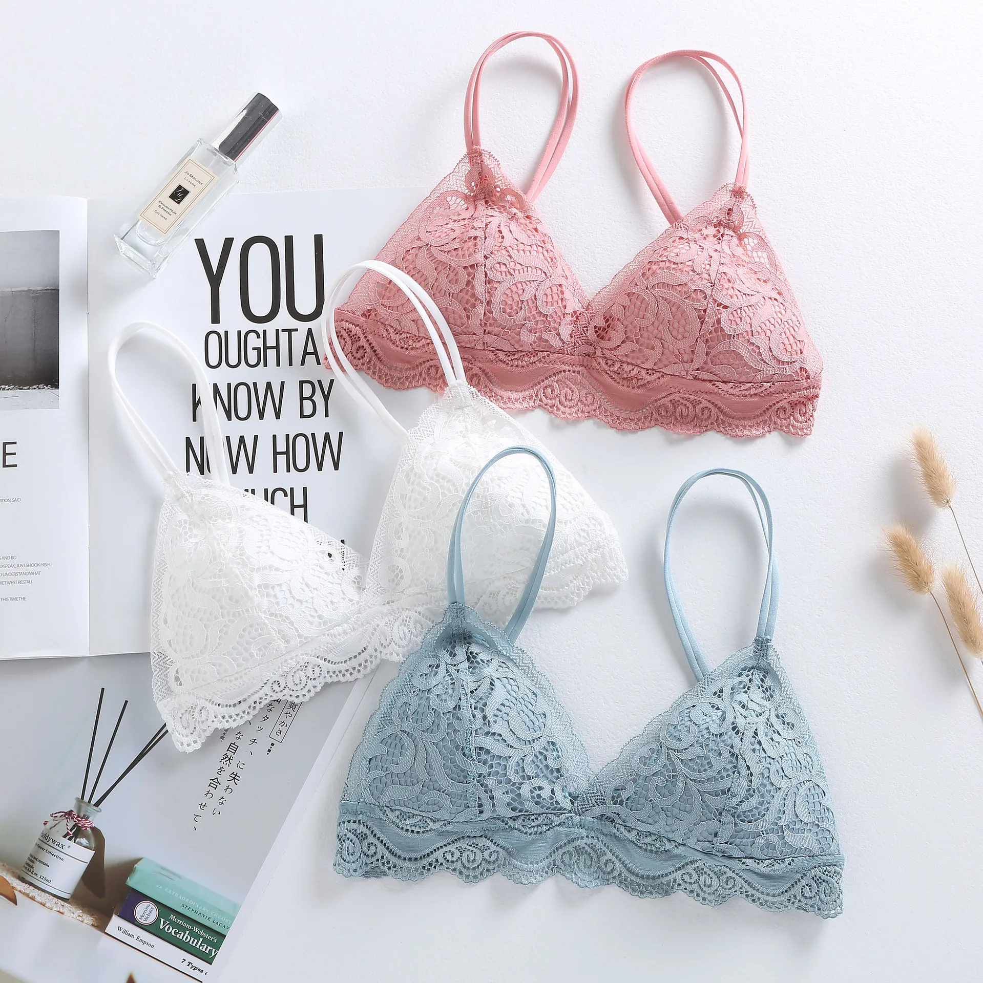 1/2PCS French Style Bralette Seamless Deep V Lace Bra Wireless Thin Underwear Sexy Lingerie Soft Push Up Bras For Women Hot
1/2PCS French Style Bralette Seamless Deep V Lace Bra Wireless Thin Underwear Sexy Lingerie Soft Push Up Bras For Women Hot
