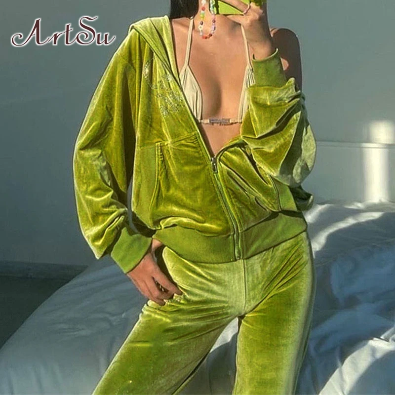 ArtSu Pant Suits Velvet Y2K Tracksuits Autumn Winter Rhinestone Zip Up Hoodies Sweatpants Streetwear Two Piece Set Women Outfits
ArtSu Pant Suits Velvet Y2K Tracksuits Autumn Winter Rhinestone Zip Up Hoodies Sweatpants Streetwear Two Piece Set Women Outfits