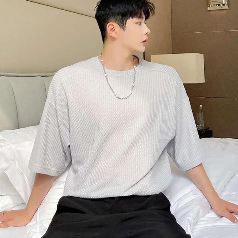 Solid Color O-neck T-shirt Men Korean Fashion Loose Casual T-shirt Men Harajuku Streetwear All-match Short-sleeved T-shirt Men
Solid Color O-neck T-shirt Men Korean Fashion Loose Casual T-shirt Men Harajuku Streetwear All-match Short-sleeved T-shirt Men