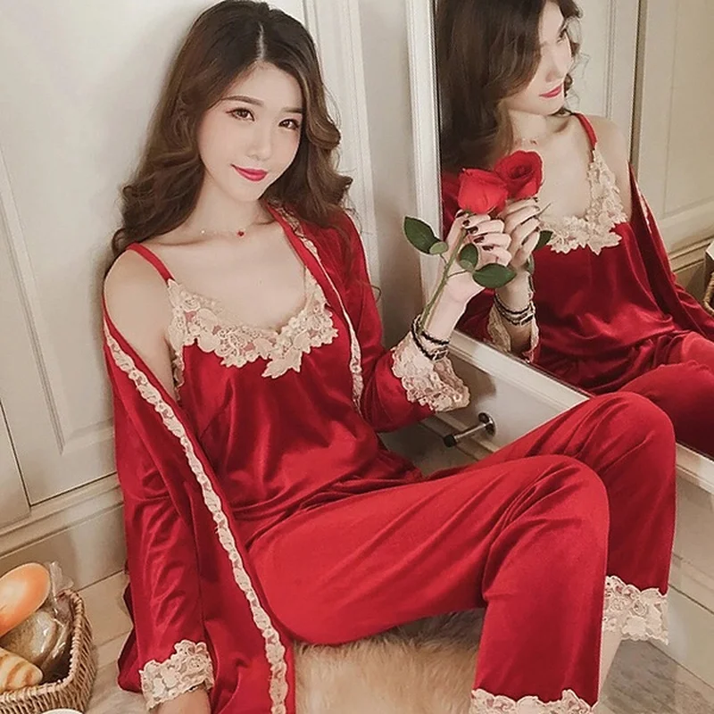 Autumn Winter Warm Pajamas Set Women Sling Deep Gold Velvet Sexy Homewear 3PCS Women Pajama Sets Long Pant Set Robe Women
Autumn Winter Warm Pajamas Set Women Sling Deep Gold Velvet Sexy Homewear 3PCS Women Pajama Sets Long Pant Set Robe Women