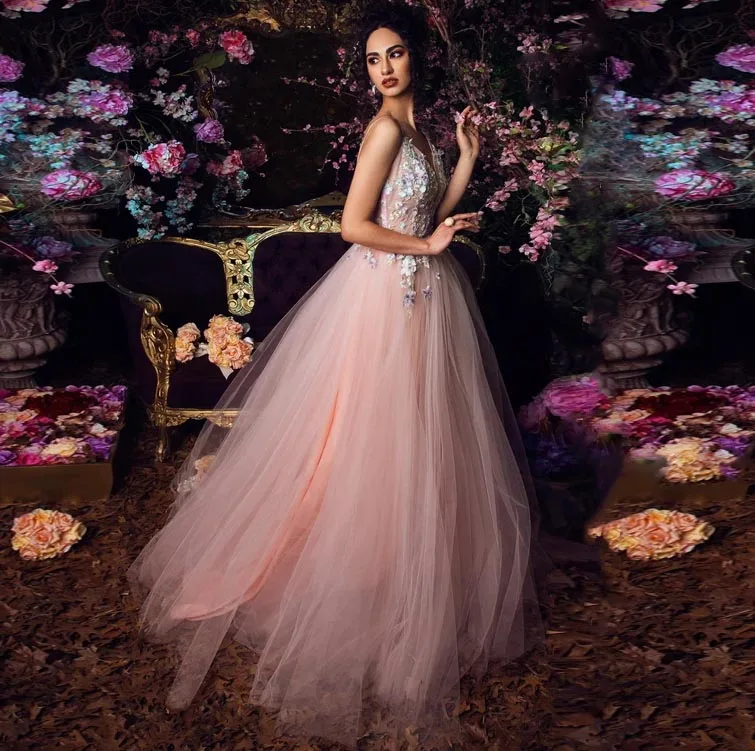 V-Neck Tulle Prom Dress Floor Length Floral Dress Baby Pink Evening Dress Strap Applique Party Dresses For Women Bridesmaid Gown
V-Neck Tulle Prom Dress Floor Length Floral Dress Baby Pink Evening Dress Strap Applique Party Dresses For Women Bridesmaid Gown