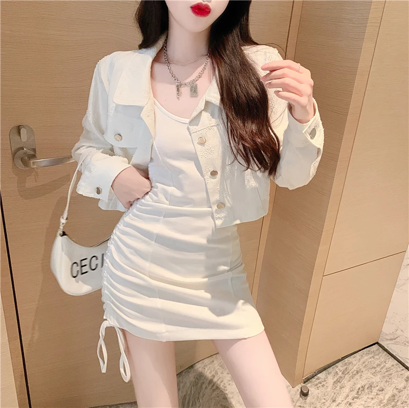 2021 Fashion Casual Lapel Jacket Top + Drawstring Folded Buttocks Sexy Sling Dress Set
2021 Fashion Casual Lapel Jacket Top + Drawstring Folded Buttocks Sexy Sling Dress Set