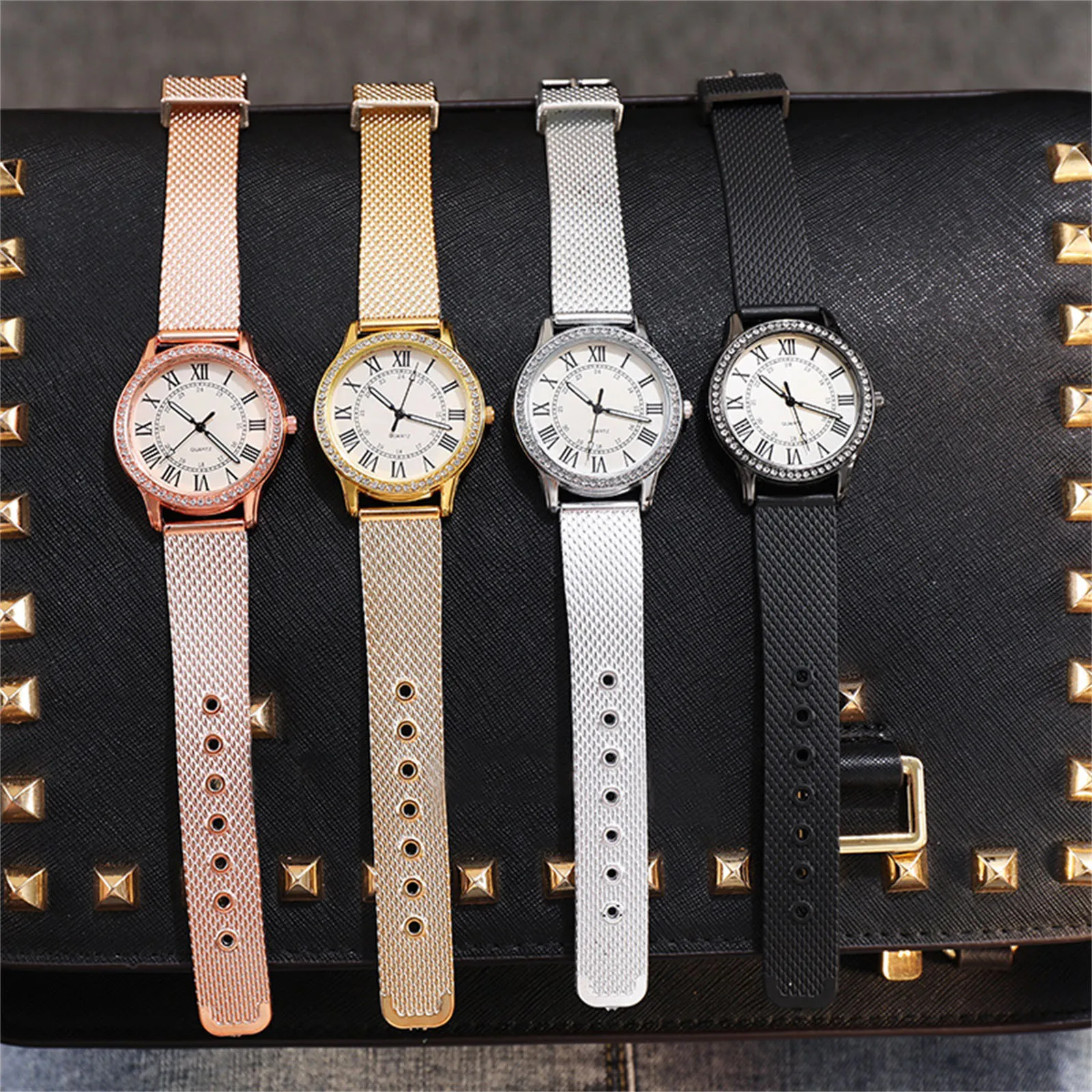 Hot Brand Ladies Diamond-Studded Luminous Retro Female Waterproof Watch Silicone Ultra Thin Mesh Belt Belt Quartz Women Watches
Hot Brand Ladies Diamond-Studded Luminous Retro Female Waterproof Watch Silicone Ultra Thin Mesh Belt Belt Quartz Women Watches