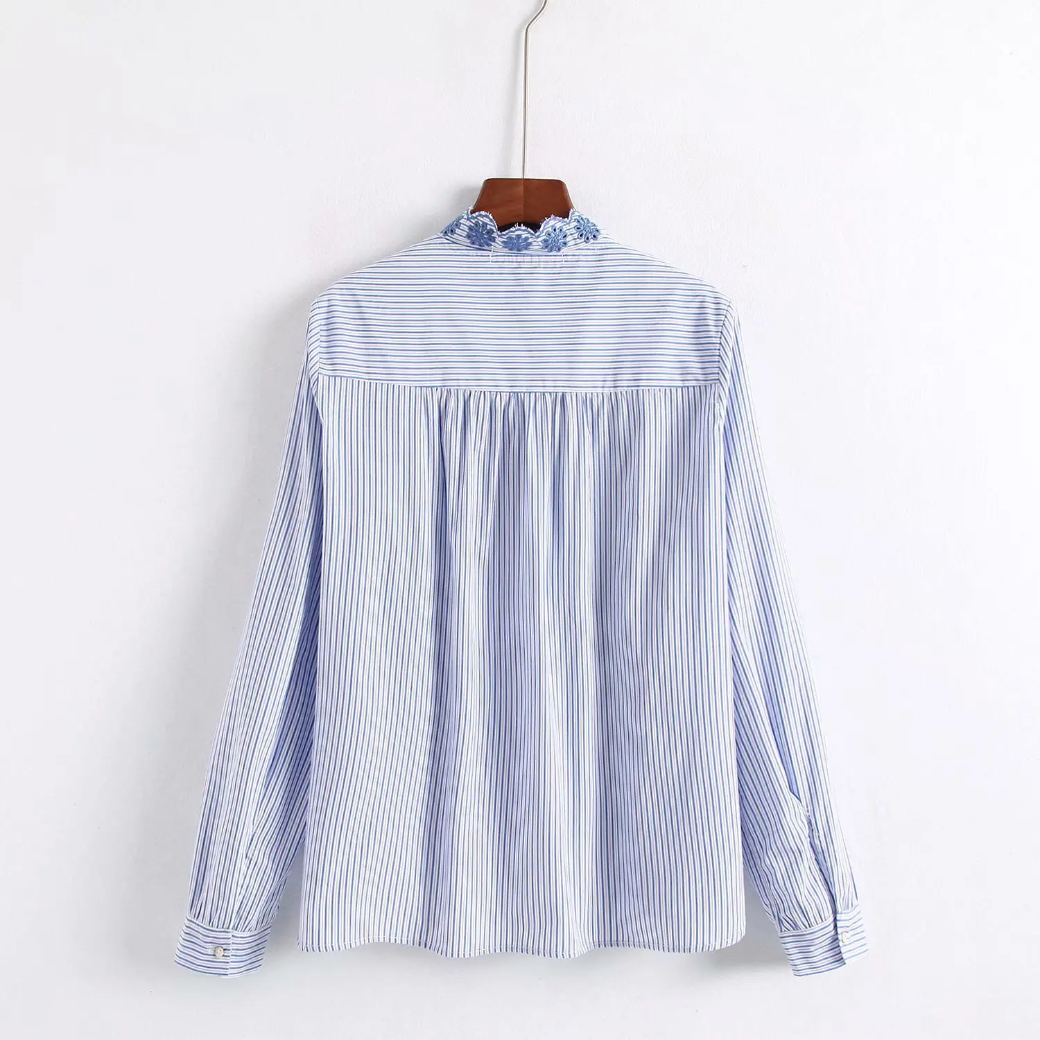2020 Spring-Summer New Style European Leg Embroidered Striped Shirt WOMEN'S Embroidered Shirt C8629
2020 Spring-Summer New Style European Leg Embroidered Striped Shirt WOMEN'S Embroidered Shirt C8629