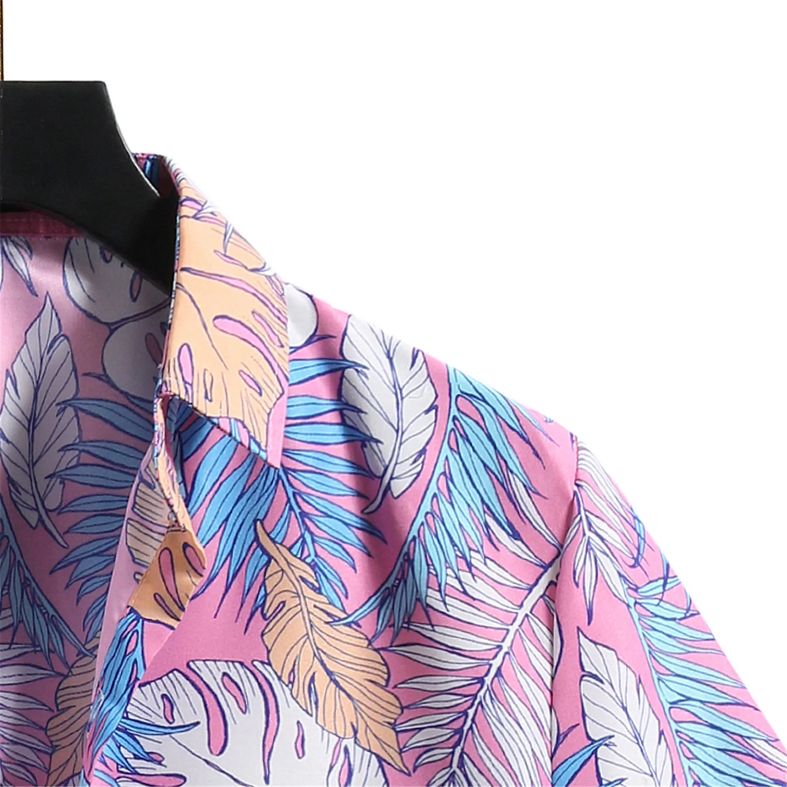 Male Shirt With Print Cardigan Short Sleeve Hawaiian Beach Flower Shirt Men Turtleneck Shirt Comfortable Breathable Man Blouse 
Male Shirt With Print Cardigan Short Sleeve Hawaiian Beach Flower Shirt Men Turtleneck Shirt Comfortable Breathable Man Blouse