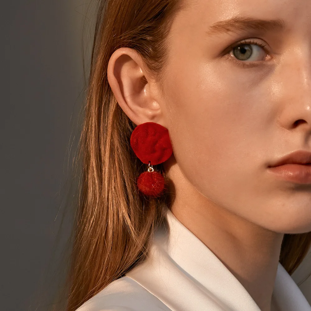 Autumn Winter Earrings Simple Velvet Round Bump Stud Earrings For Women Earing Jewelry Earings Plush Ball Earring CF
Autumn Winter Earrings Simple Velvet Round Bump Stud Earrings For Women Earing Jewelry Earings Plush Ball Earring CF