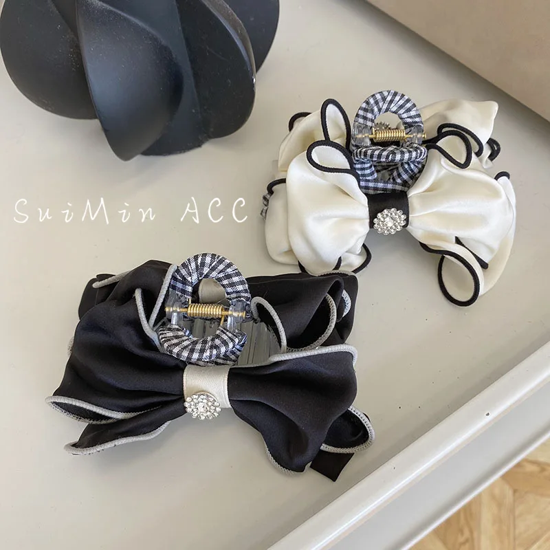 Korean simple ins bow catch clip lattice rhinestone back head hair catch niche lazy people hairpin Female hairpin
Korean simple ins bow catch clip lattice rhinestone back head hair catch niche lazy people hairpin Female hairpin