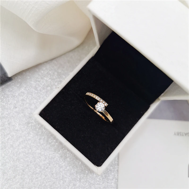 YUN RUO Fashion Luxury Pave Zirconia Rings Rose Gold Color Woman Birthday Gift Titanium Steel Jewelry Never Fade Drop Shipping
YUN RUO Fashion Luxury Pave Zirconia Rings Rose Gold Color Woman Birthday Gift Titanium Steel Jewelry Never Fade Drop Shipping