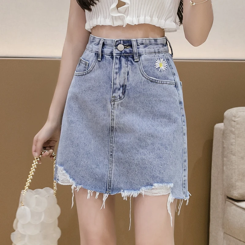 Джинсовая короткая юбка, летняя Корейская маленькая трапециевидная юбка с маргаритками и завышенной талией, юбка на бедрах, нестандартная ...
Джинсовая короткая юбка, летняя Корейская маленькая трапециевидная юбка с маргаритками и завышенной талией, юбка на бедрах, нестандартная ...