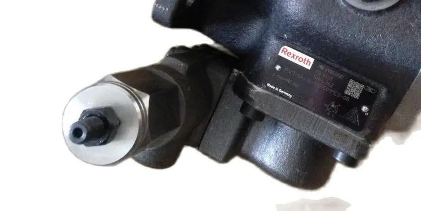 PV7-1A/16-30RE01MC0-08 новый насос REXROTH R900533582 
PV7-1A/16-30RE01MC0-08 новый насос REXROTH R900533582