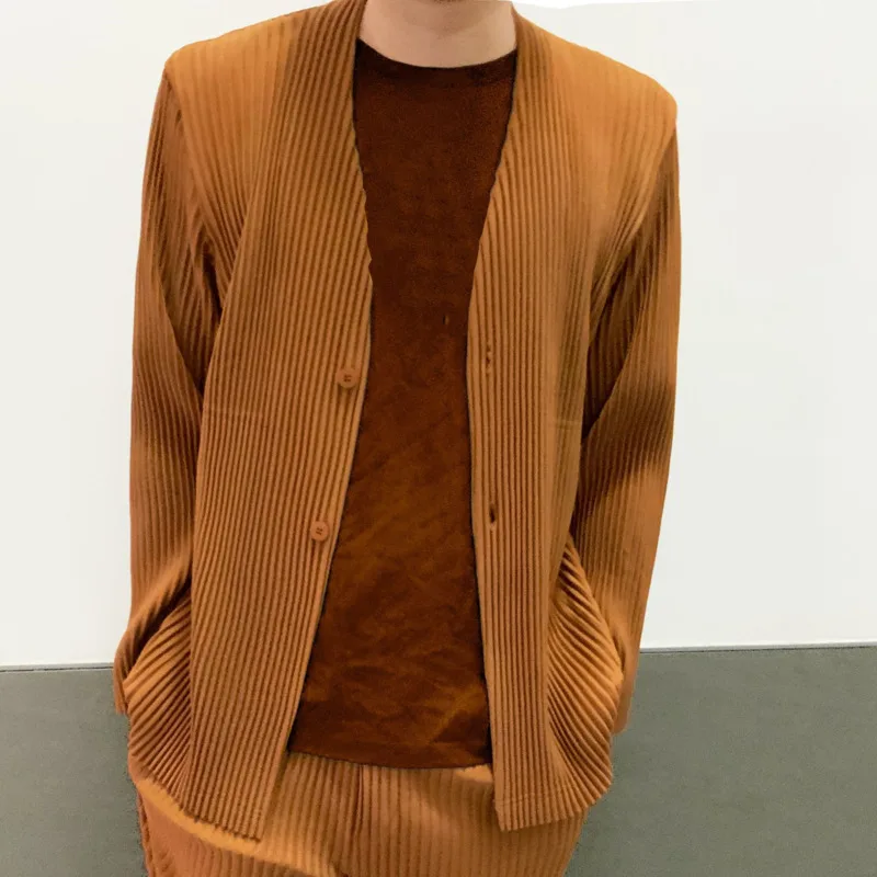 IEFB Men's Pleated Clothing Long Sleeve Single-breasted V-neck Coat 2022 New Split Cuff Japanese Streetwear Tops High Quality
IEFB Men's Pleated Clothing Long Sleeve Single-breasted V-neck Coat 2022 New Split Cuff Japanese Streetwear Tops High Quality