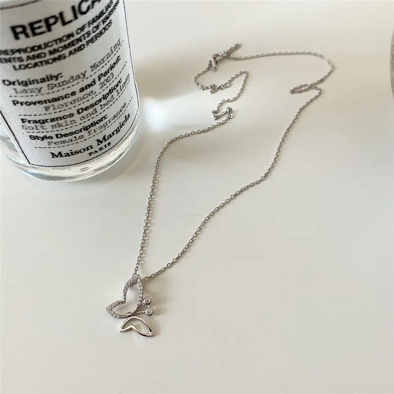 RUIYI Real 925 Sterling Silver Girls Cute Minimalism Niche Butterfly Necklace Women Luxury AAA Zircon Charm Chokers Necklaces
RUIYI Real 925 Sterling Silver Girls Cute Minimalism Niche Butterfly Necklace Women Luxury AAA Zircon Charm Chokers Necklaces