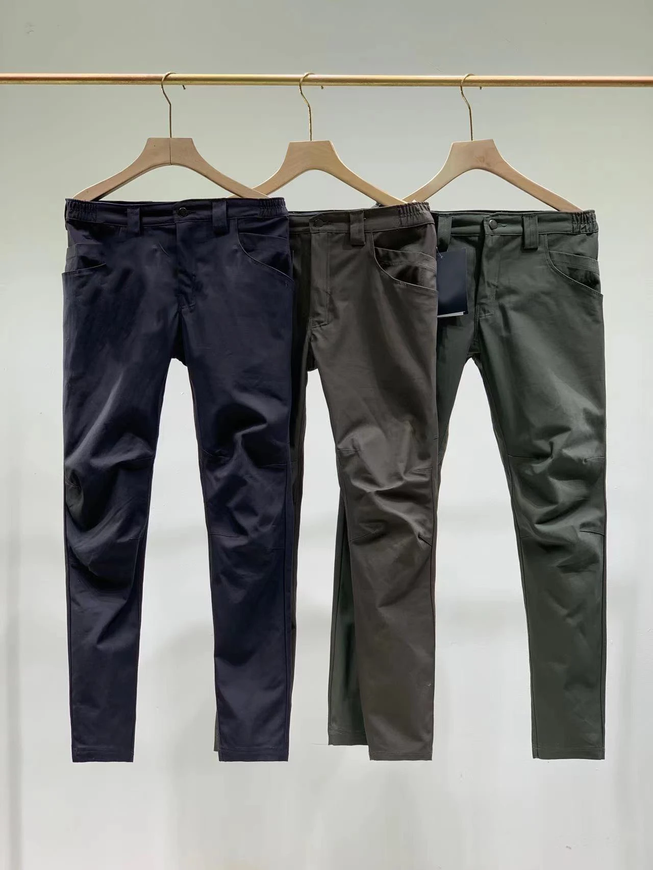 2021 winter men's wear new casual sports daily versatile solid color fleece pants, straight tube slim comfortable breathable 
2021 winter men's wear new casual sports daily versatile solid color fleece pants, straight tube slim comfortable breathable