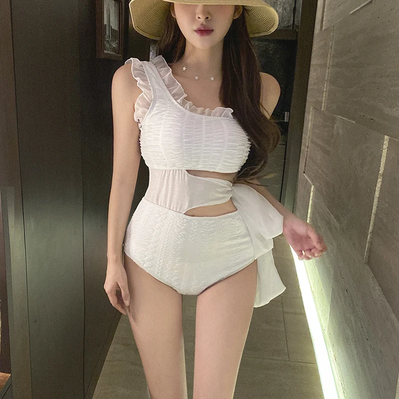 2022 New Women One Piece Swimsuit Bandage Sexy One Shoulder Beach Wear Padded Bathing Suit Monokini Vintage
2022 New Women One Piece Swimsuit Bandage Sexy One Shoulder Beach Wear Padded Bathing Suit Monokini Vintage