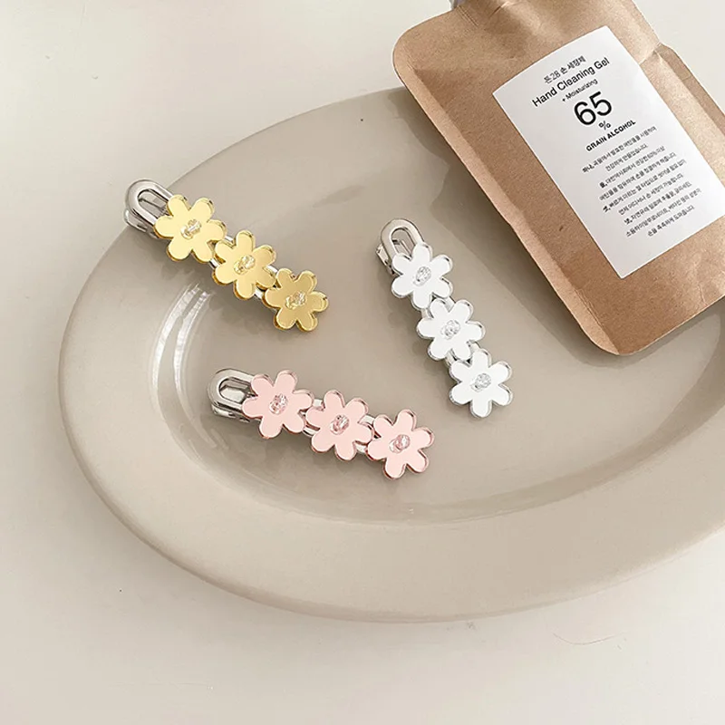 Cute Yellow Silver Color Metal Mirror Flower Love Hairpin Irregular Smooth Reflective Duckbill Clip for Women Accessories
Cute Yellow Silver Color Metal Mirror Flower Love Hairpin Irregular Smooth Reflective Duckbill Clip for Women Accessories