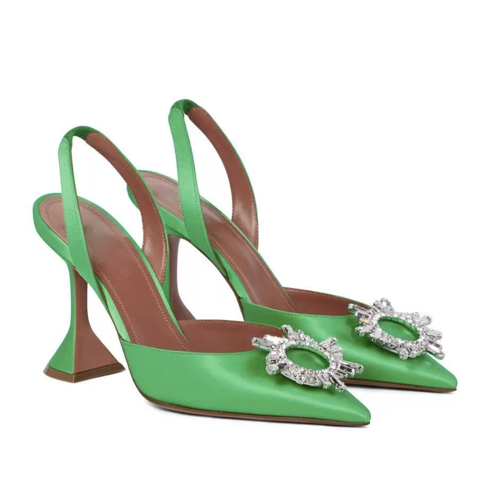 Female Sandal 2021 Women's High Heels Low-Heeled Shoes With Strap Large Size Girls New High-heeled Low-heeled Rhinestone Big Fas
Female Sandal 2021 Women's High Heels Low-Heeled Shoes With Strap Large Size Girls New High-heeled Low-heeled Rhinestone Big Fas