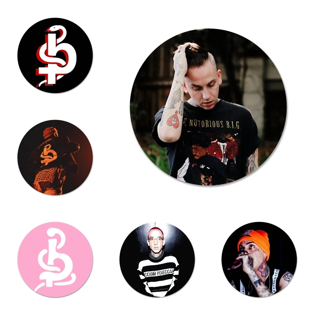 58mm Blackbear hip hop rapper Icons Pins Badge Decoration Brooches Metal Badges For Clothes Backpack Decoration
58mm Blackbear hip hop rapper Icons Pins Badge Decoration Brooches Metal Badges For Clothes Backpack Decoration
