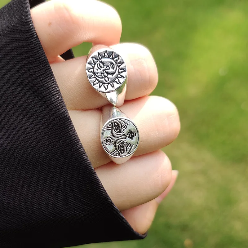Sun Ring for Women Sun Moon Face Punk Ring Vintage Exaggeration Gothic Jewelry Brilliant Female Ring Jewelry Gift Retro Bijoux
Sun Ring for Women Sun Moon Face Punk Ring Vintage Exaggeration Gothic Jewelry Brilliant Female Ring Jewelry Gift Retro Bijoux
