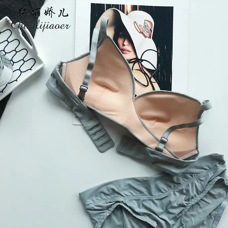 Cross Triangle Cup Cotton Small Chest Underwear Women's Rimless Bra with Accessory Breast and Glossy Girl Sexy Bra Push Up Bra
Cross Triangle Cup Cotton Small Chest Underwear Women's Rimless Bra with Accessory Breast and Glossy Girl Sexy Bra Push Up Bra