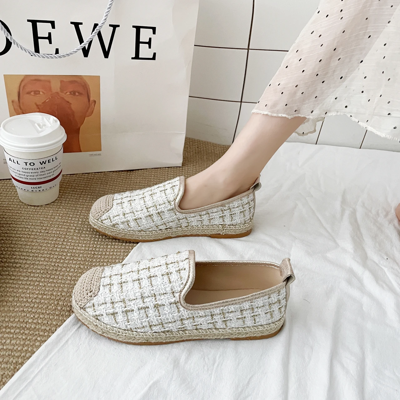 Foreign trade small fragrant wind flat fisherman shoes women 2021 linen single shoes round toe platform loafers
Foreign trade small fragrant wind flat fisherman shoes women 2021 linen single shoes round toe platform loafers