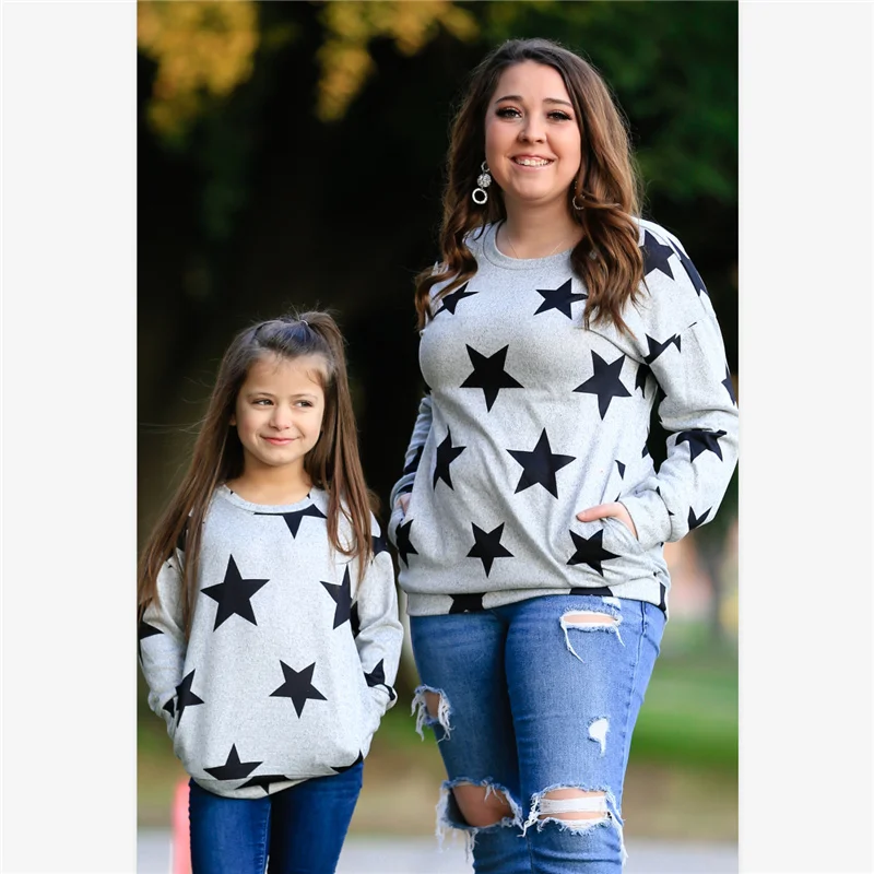 Family Matching T-Shirt Long Sleeve Mommy And Me Clothes Parent-Child Outfit Star Print Family Look Mother Daughter Sweatshirt
Family Matching T-Shirt Long Sleeve Mommy And Me Clothes Parent-Child Outfit Star Print Family Look Mother Daughter Sweatshirt