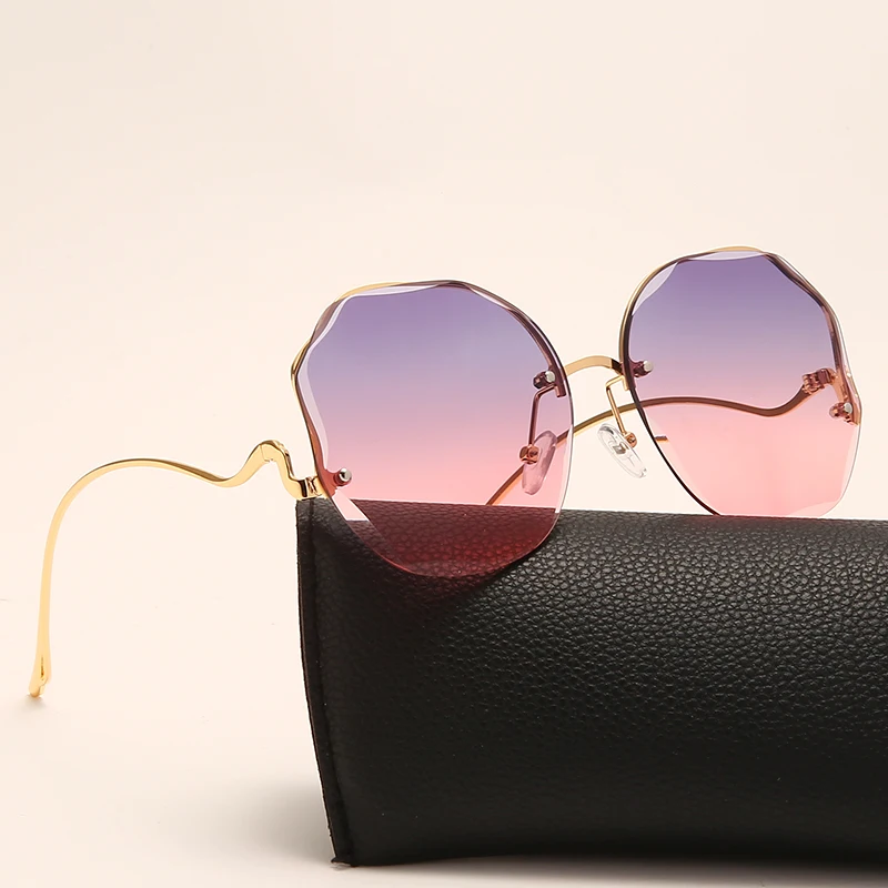 Fashion Tea Gradient Sunglasses Round Shades Women Metal Curved Temples Sun Glasses Female UV400 Eyewear oculos de sol
Fashion Tea Gradient Sunglasses Round Shades Women Metal Curved Temples Sun Glasses Female UV400 Eyewear oculos de sol