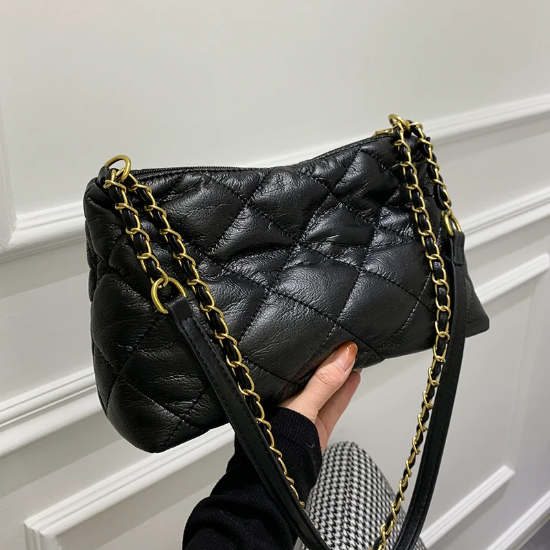 Padded Design Quilted Flap Small PU Leather Bucket Crossbody Bag for Women 2021 Brand Designer Luxury Ladies Shoulder Handbags 
Padded Design Quilted Flap Small PU Leather Bucket Crossbody Bag for Women 2021 Brand Designer Luxury Ladies Shoulder Handbags