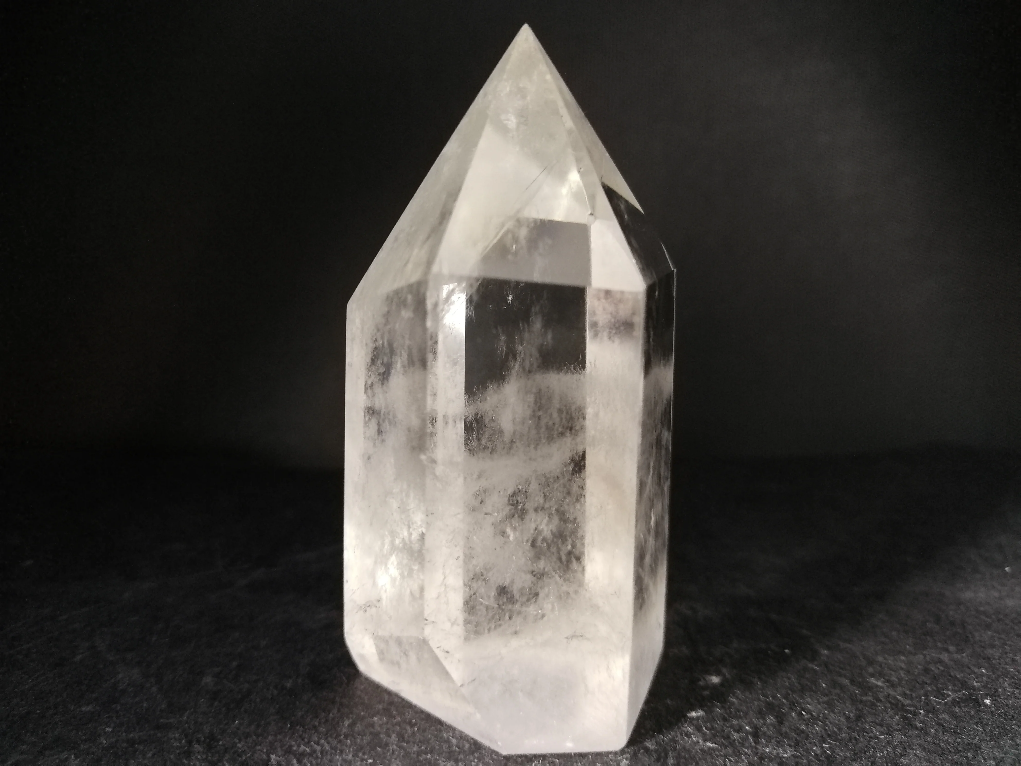 108.2gNatural white crystal column, crystal point, mineral jewelry, healing stick, home decoration, decorative gifts
108.2gNatural white crystal column, crystal point, mineral jewelry, healing stick, home decoration, decorative gifts