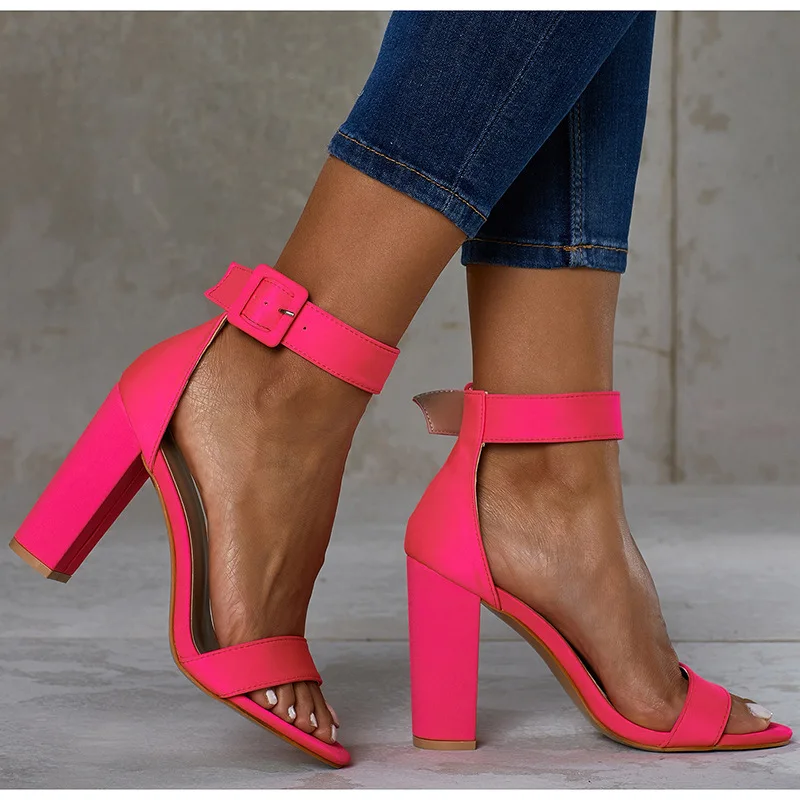 New high heel sandals in spring 2020
New high heel sandals in spring 2020