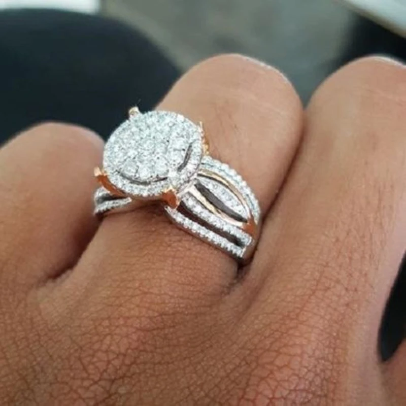 Luxury Rose Gold Color Women Ring Inlaid Dazzling Round Cubic Zirconia Brilliant Bridal Wedding Engagement Eternity Rings
Luxury Rose Gold Color Women Ring Inlaid Dazzling Round Cubic Zirconia Brilliant Bridal Wedding Engagement Eternity Rings