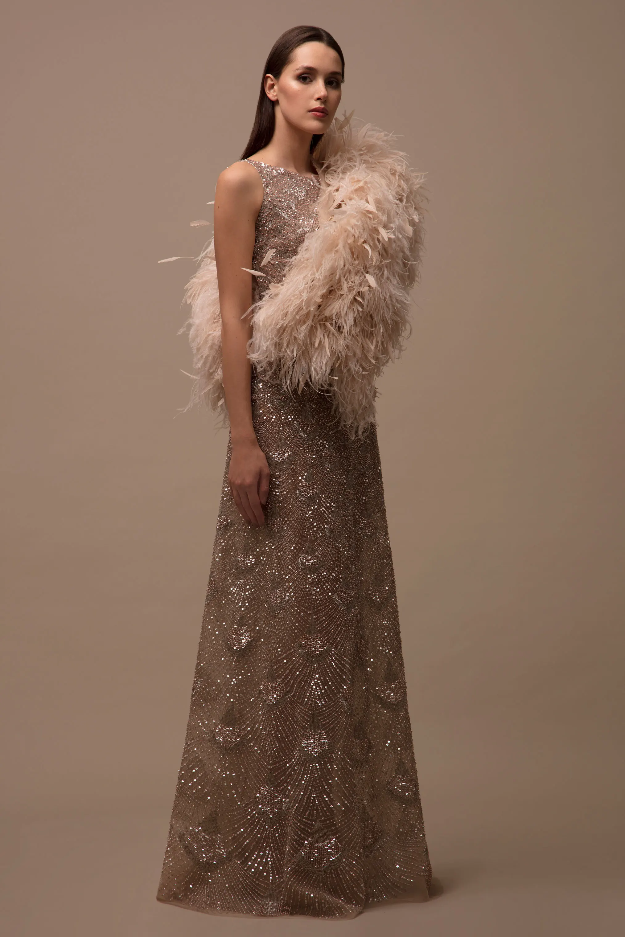 2020 Luxury Feather Tippet Prom Gowns A-Line Full Length Sleeveless Beaded Sequins Cloth Party Dresses Evening Dresses
2020 Luxury Feather Tippet Prom Gowns A-Line Full Length Sleeveless Beaded Sequins Cloth Party Dresses Evening Dresses