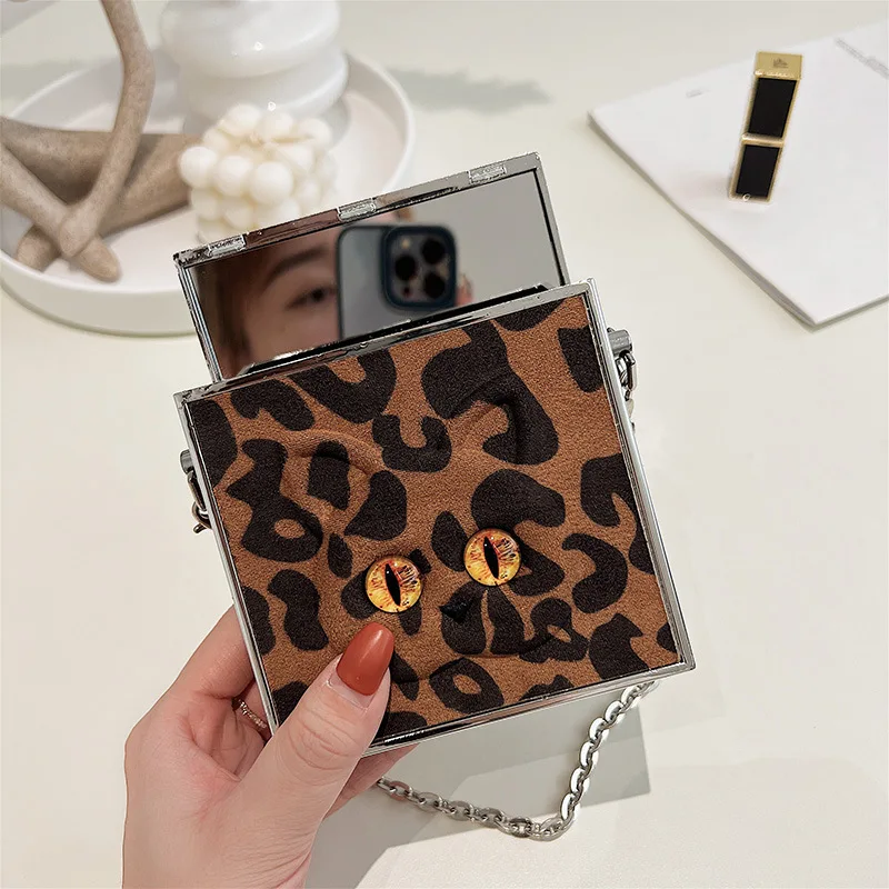 Fashion Leopard Print Shoulder Bag for Women Purses and Handbags Small Ladies Crossbody Bags Designer Chain Girl Clutch 2022 New
Fashion Leopard Print Shoulder Bag for Women Purses and Handbags Small Ladies Crossbody Bags Designer Chain Girl Clutch 2022 New
