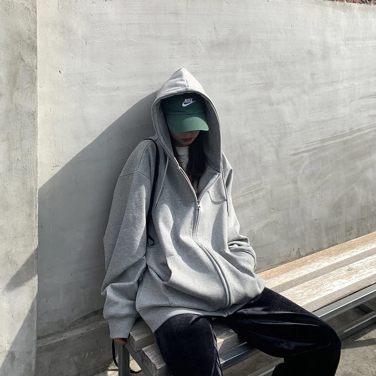Hoodies Women Spring Zipper Coat Women's Hooded Sweater Loose Korean Plush Versatile Top
Hoodies Women Spring Zipper Coat Women's Hooded Sweater Loose Korean Plush Versatile Top