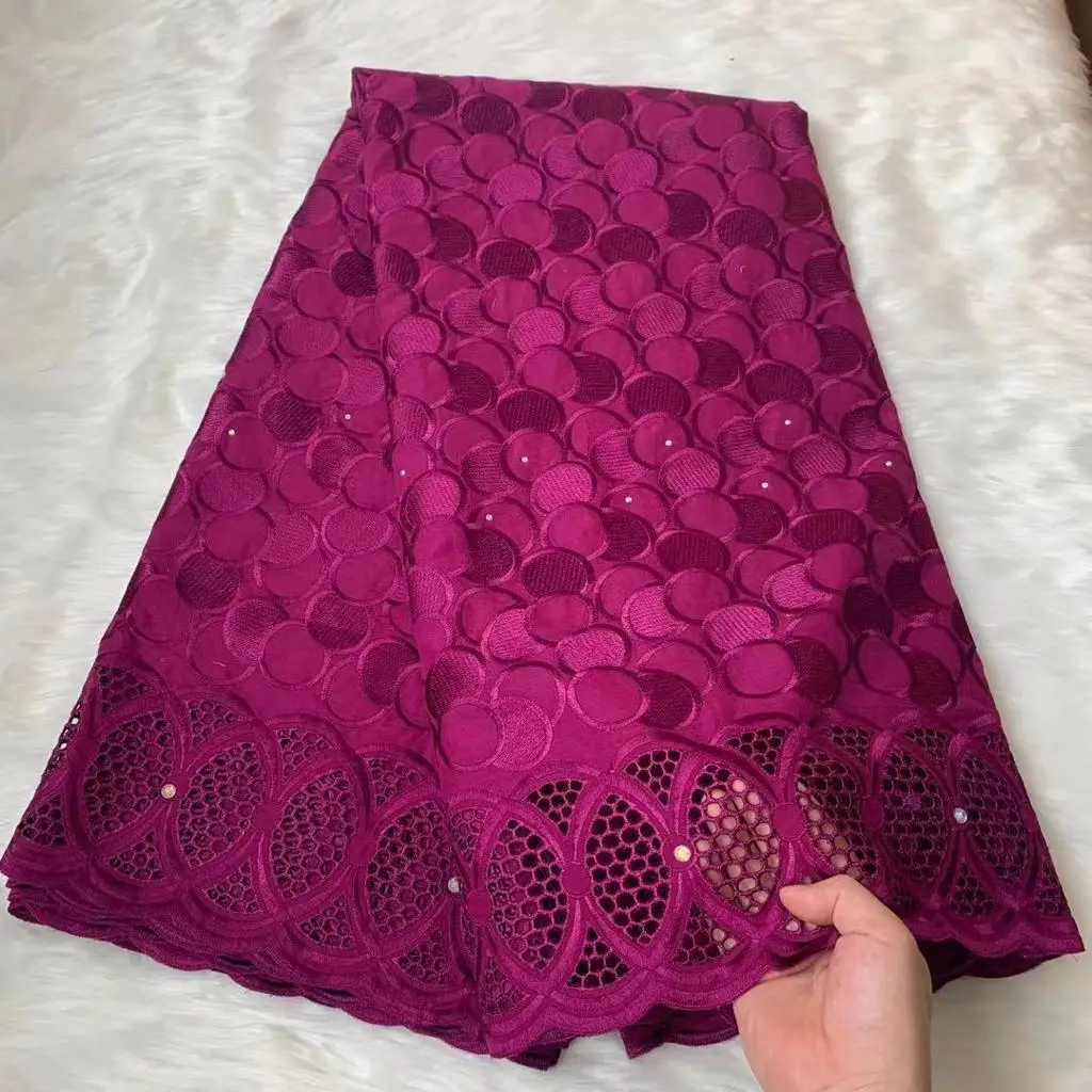 cotton Nigerian lace fabric high quality lace 2021 swiss voile lace fabric embroidered african dry lace for wedding XP1-15
cotton Nigerian lace fabric high quality lace 2021 swiss voile lace fabric embroidered african dry lace for wedding XP1-15